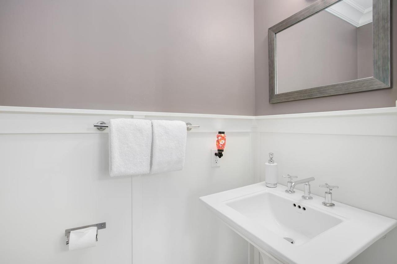 Chelsea Station Inn Сиатъл Екстериор снимка
